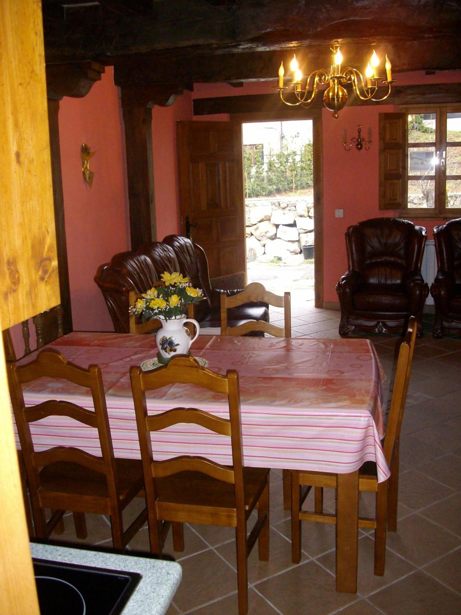 Casa Rural La Torre De Espinama Eksteriør billede
