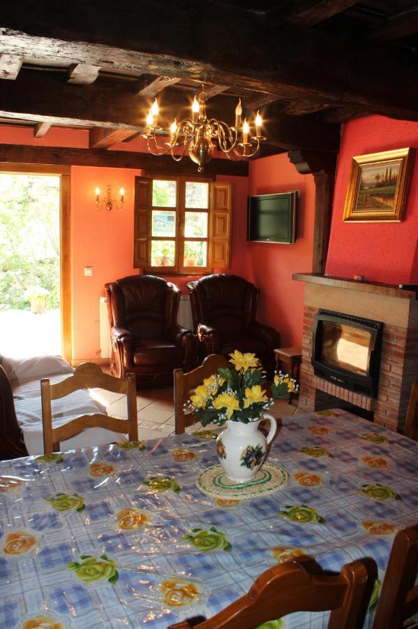 Casa Rural La Torre De Espinama Eksteriør billede